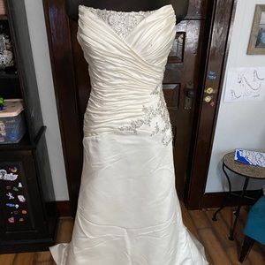 Impression Bridal Style 2985 Size 10 NWT